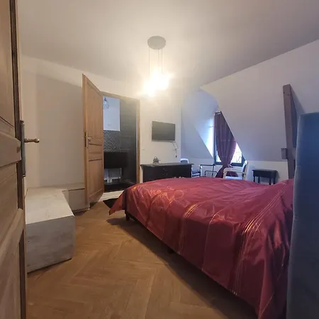 Nicaise Homestay *